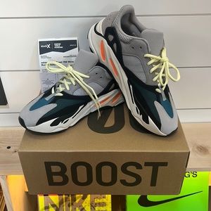 Yeezy 700 wave runner 10.5